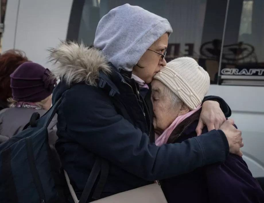 Le Parisien: Къде отидоха евакуираните от "Азовстал" цивилни?