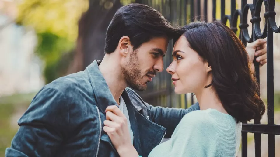 Не искам да знам кой си бил преди да те срещна, искам само да знам, че няма да разбиеш сърцето ми      