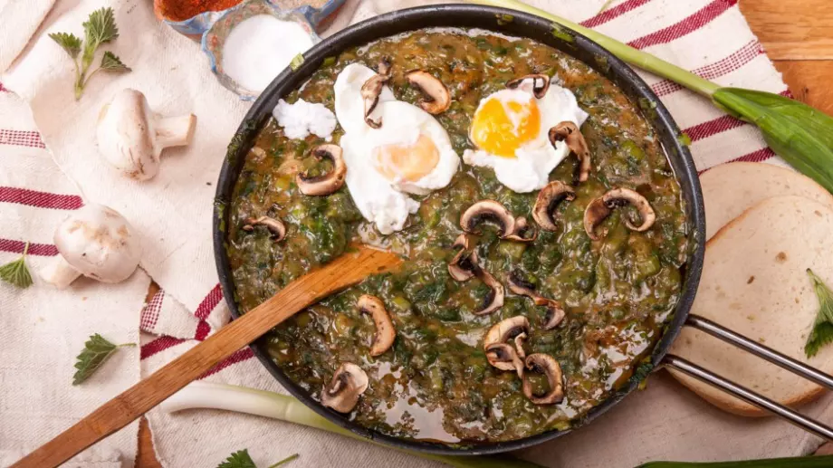 Джуркана коприва с яйце и печени гъби 