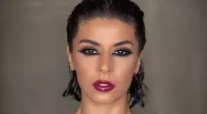 Страхотен трик как да нанесете червилото си перфектно (ВИДЕО)