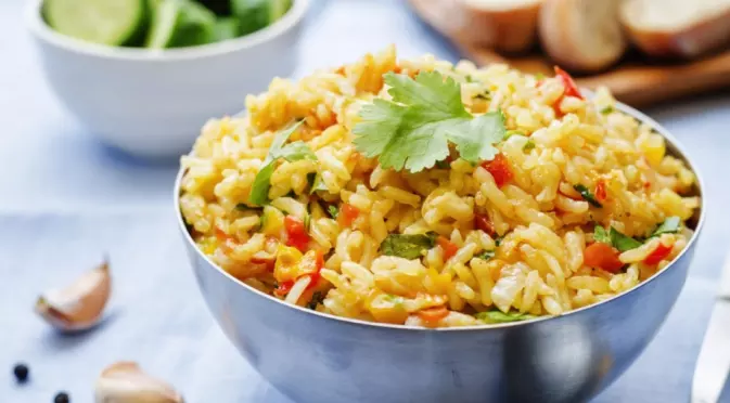 Най-вкусният ориз със задушени зеленчуци и подправки