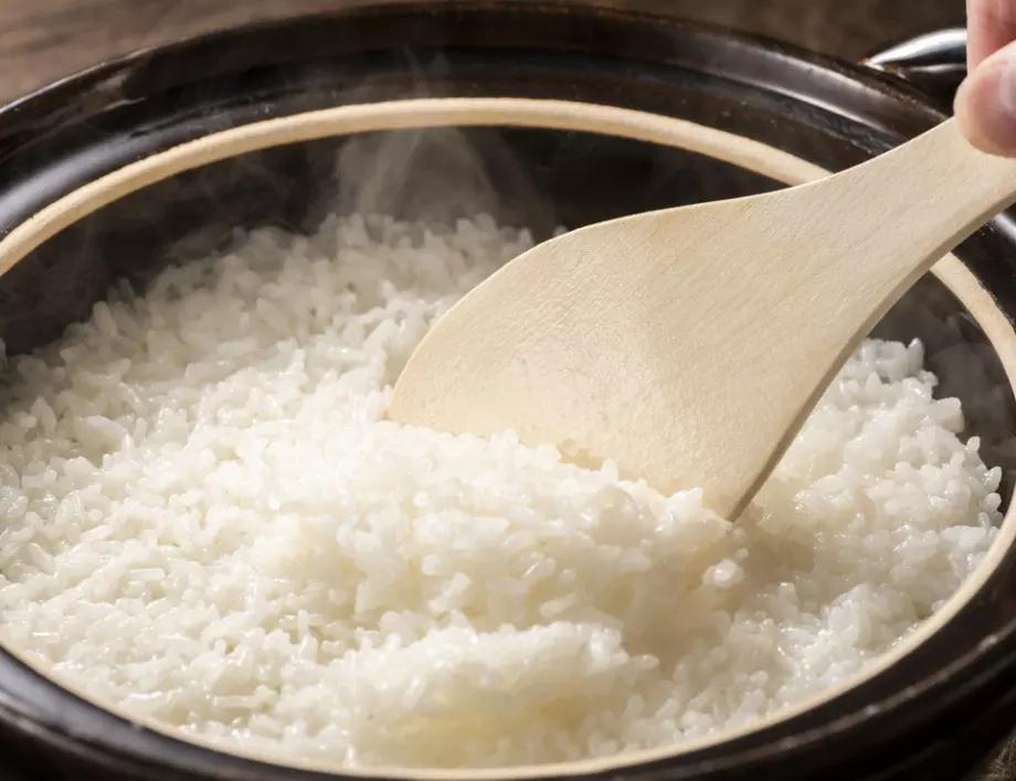 Оризът ще стане ронлив и вкусен, ако преди да го сварите, направите това
