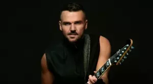 Графа с мини турне в страната и Лондон