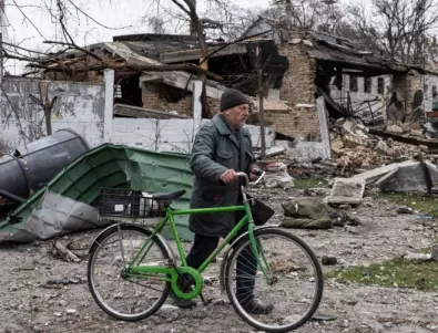 Убити и ранени след бомбардировки в Източна Украйна