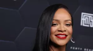 Няма да повярвате, че това е Риана (СНИМКИ)