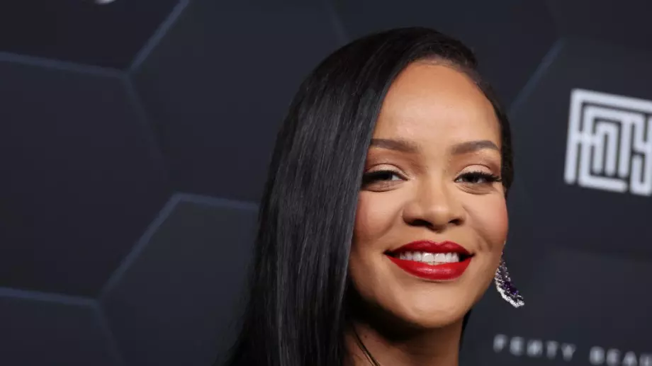 Няма да повярвате, че това е Риана (СНИМКИ)