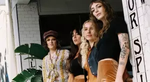 5 начина да носите диско мода от 70-те през 2022