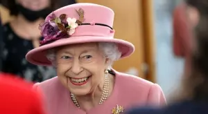 Това е най-скъпото бижу на Елизабет II  (СНИМКИ)