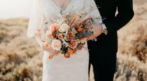 Виц на деня: Фермер се оженил за блондинка