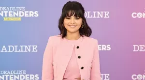 Селена Гомес пусна тези СНИМКИ без грим и постави рекорд 