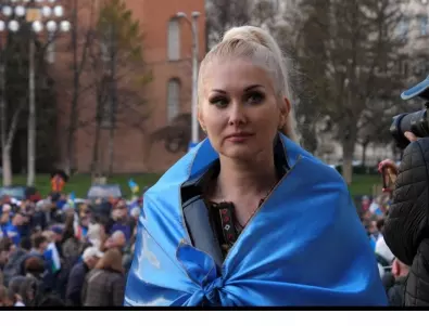 Певицата Катерина Бужинска: България, помогнете! Дайте оръжие на Украйна! (ВИДЕО)