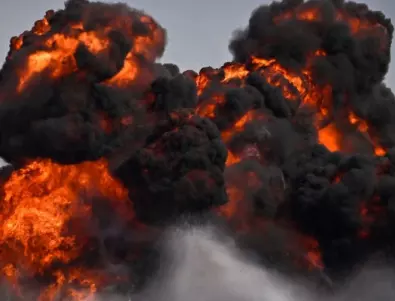 Пореден голям пожар в Русия - гори нефтобаза в Брянск (ВИДЕО)