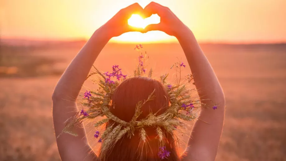 Месечен хороскоп - какви са изненадите през ноември за всяка зодия? 