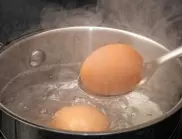 В каква вода се варят яйцата - гореща или студена