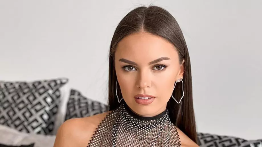 Виктория Капитонова: И аз бих си тръгнала на мястото на Александра