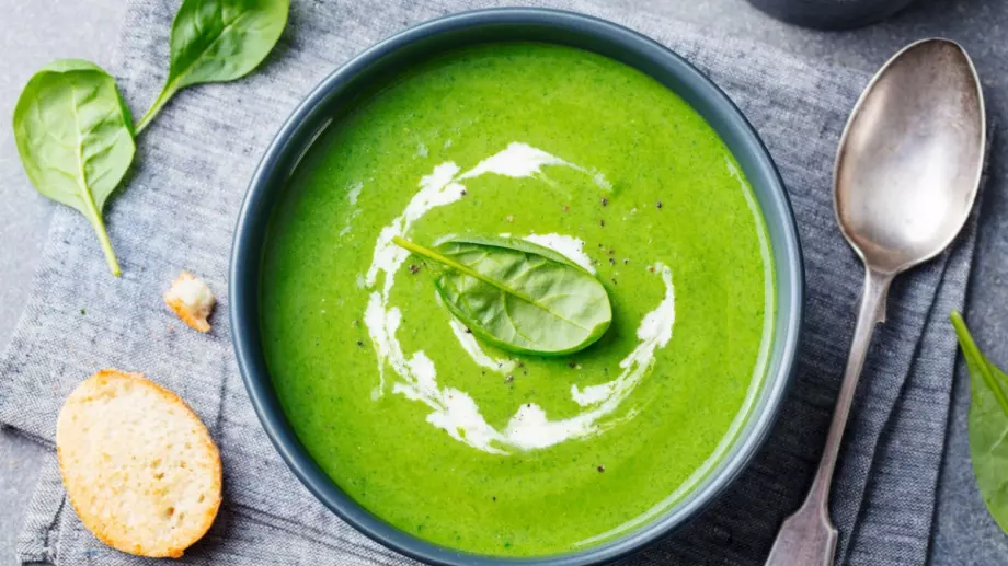 Пролетна супа от спанак