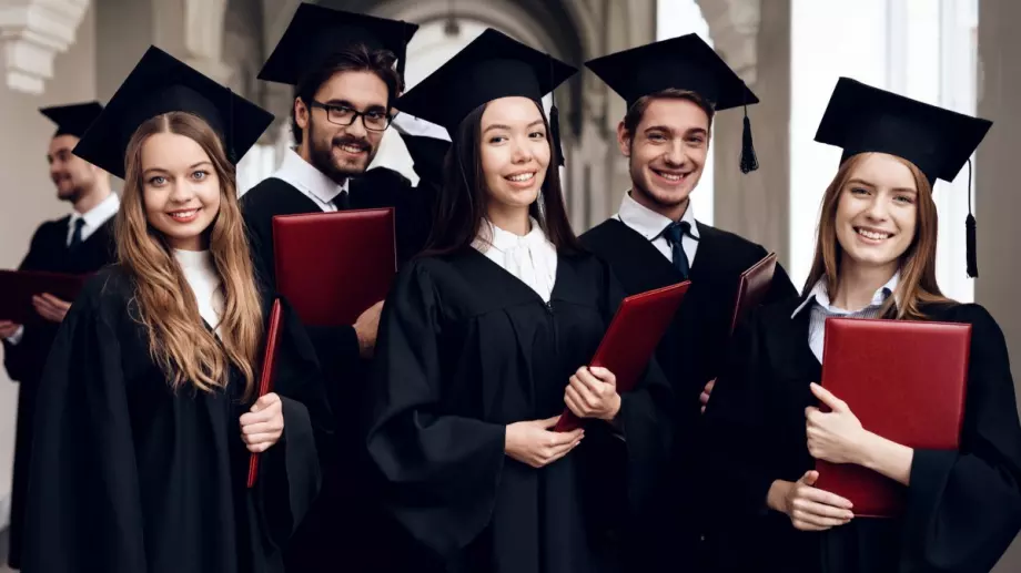 Броят на чуждестранните студенти в България е двойно по-висок спрямо 2013 г.