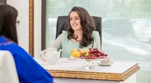 Нутриционистът Весела Ламбер: Най-голямата грешка на жените в храненето е липсата на режим
