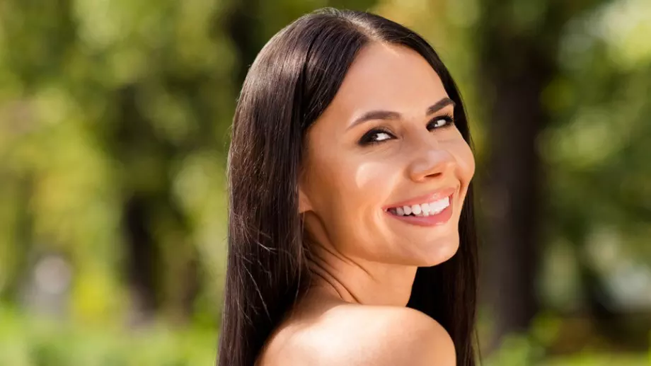 Вечерен виц: Мъж гледа снимки