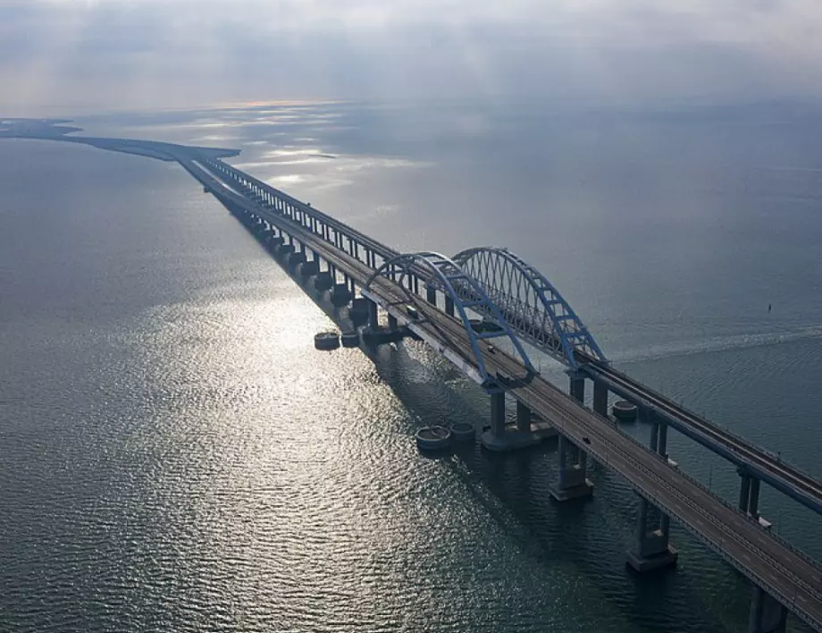 Кримският мост: Ще взриви ли Украйна най-важната транспортна артерия на Русия на 9 май?