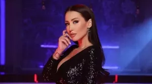 Джена показа малката си дъщеря за първи път (СНИМКИ)