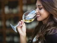 Учени разкриха какво се случва с хората, които всяка вечер пият чаша бяло вино
