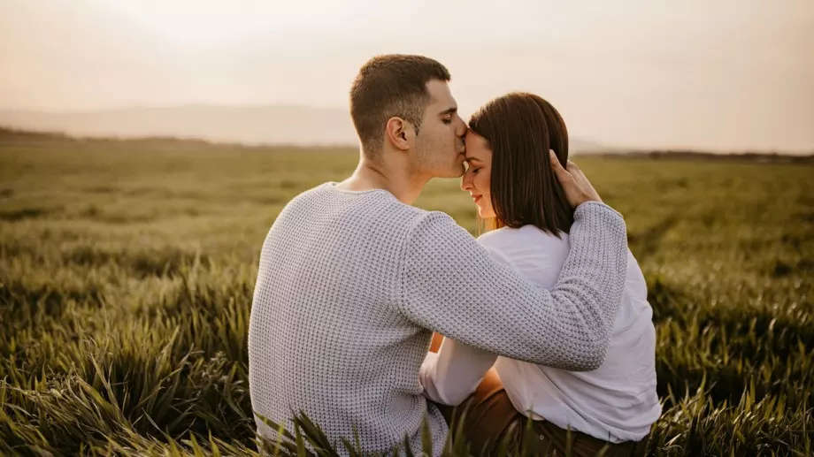 Мислим, че знаем всичко за любовта, докато не срещнем някой, който напълно обръща представите ни за нея   