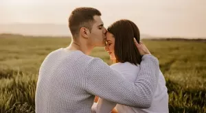 Любовта е свободна да прави рани, а после да ги целува