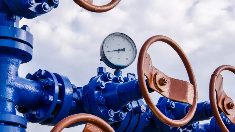 Спират добива на газ от най-голямото находище в Европа