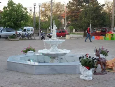 Красив фонтан в село до Видин зарадва местните жители за Великденските празници