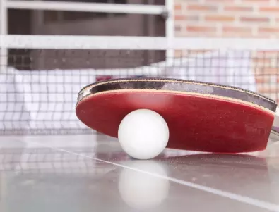 Каква е разликата между тенис на маса и пинг-понг?