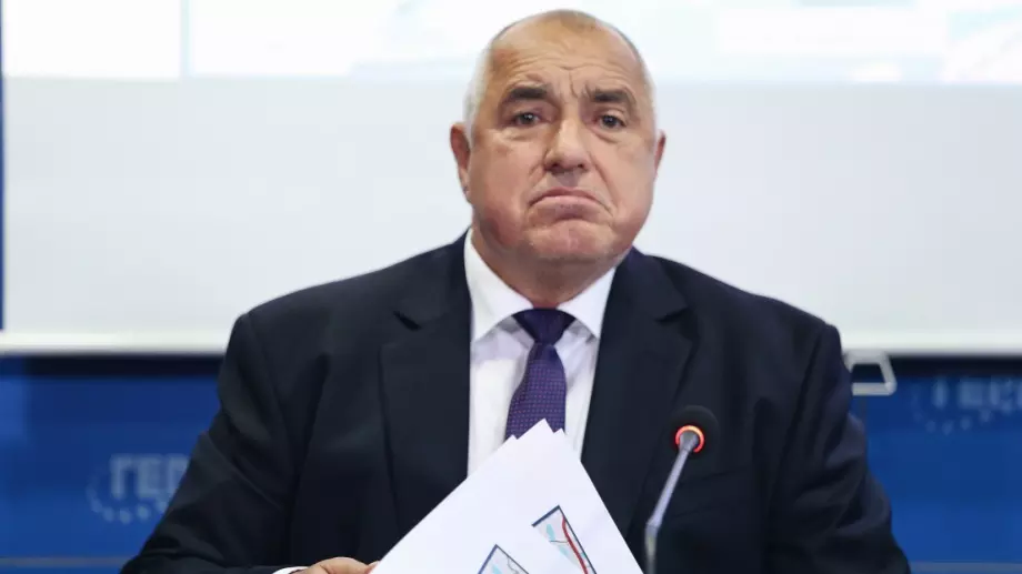 Борисов оглави Народния театър, забрани електронните билети   