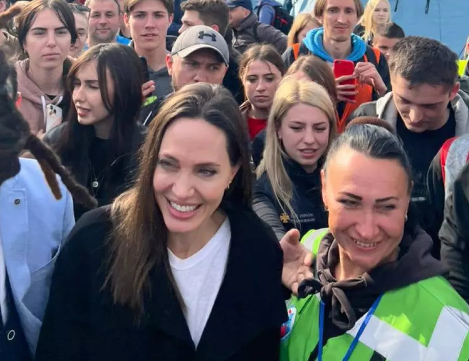 Анджелина Джоли е в Украйна (ВИДЕО)