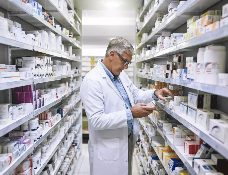 Цели общини в страната остават без аптеки