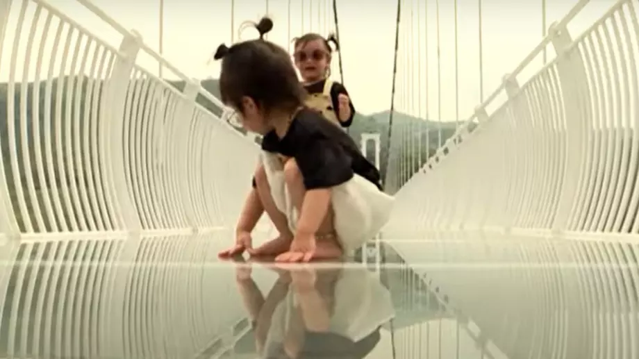 Oткриха най-дългия стъклен мост в света (ВИДЕО)