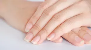 4 причини ноктите ви да се чупят 