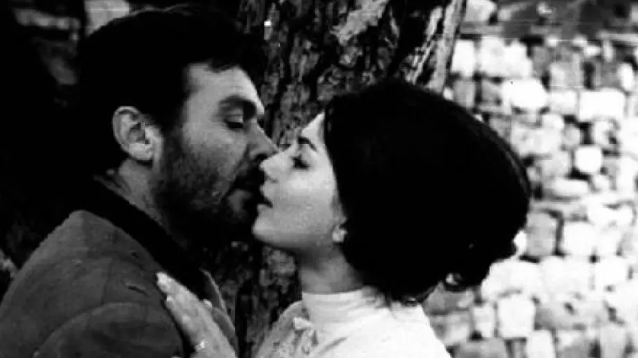 Показват класиката "Крадецът на праскови"