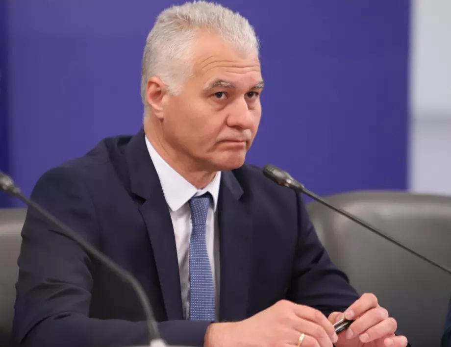 Заради Русия: Извикаха спешно шефа на ДАНС в парламента
