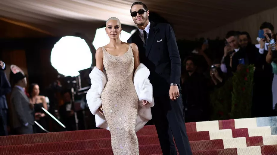 Ето какво е преживяла Ким Кардашиян, за да облече роклята на Мерилин Монро