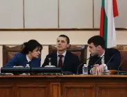 Опозицията не успя: Мирослав Иванов остава заместник-председател на парламента