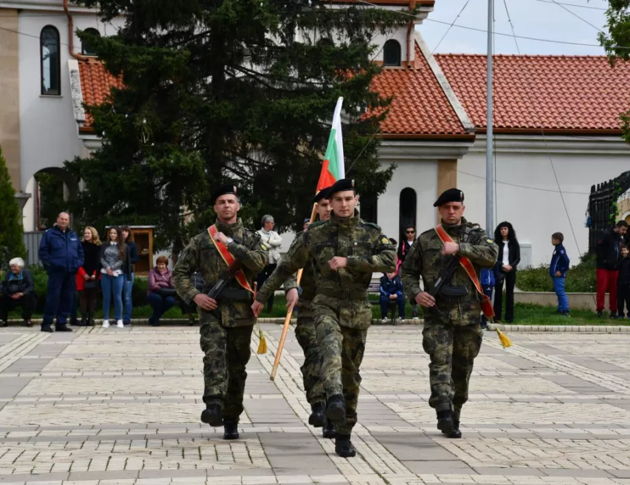 Община Елин Пелин тържествено почете Деня на храбростта и Българската армия