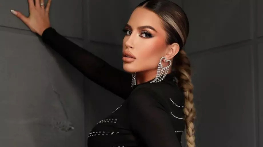 Тита с поп-фолк песен: Исках да излея душата си