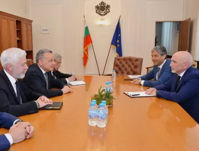 Министър Николай Събев и посланик Виталий Москаленко обсъдиха логистичната подкрепа на България за Украйна