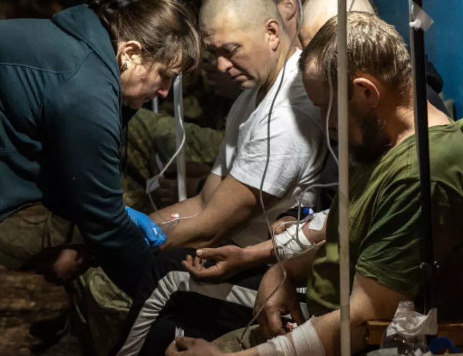 Примирие в Азовстал за евакуация на тежко ранените украински бойци