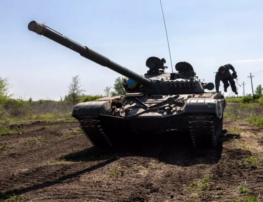 Ще ни спре ли Русия петрола? Почва проверка на "Лукойл" заради гориво за украинските танкове