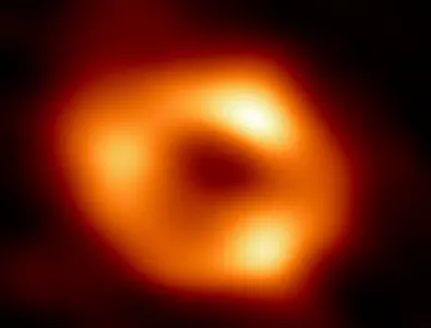Осем обсерватории заснеха първото изображение на черната дупка в центъра на Млечния път