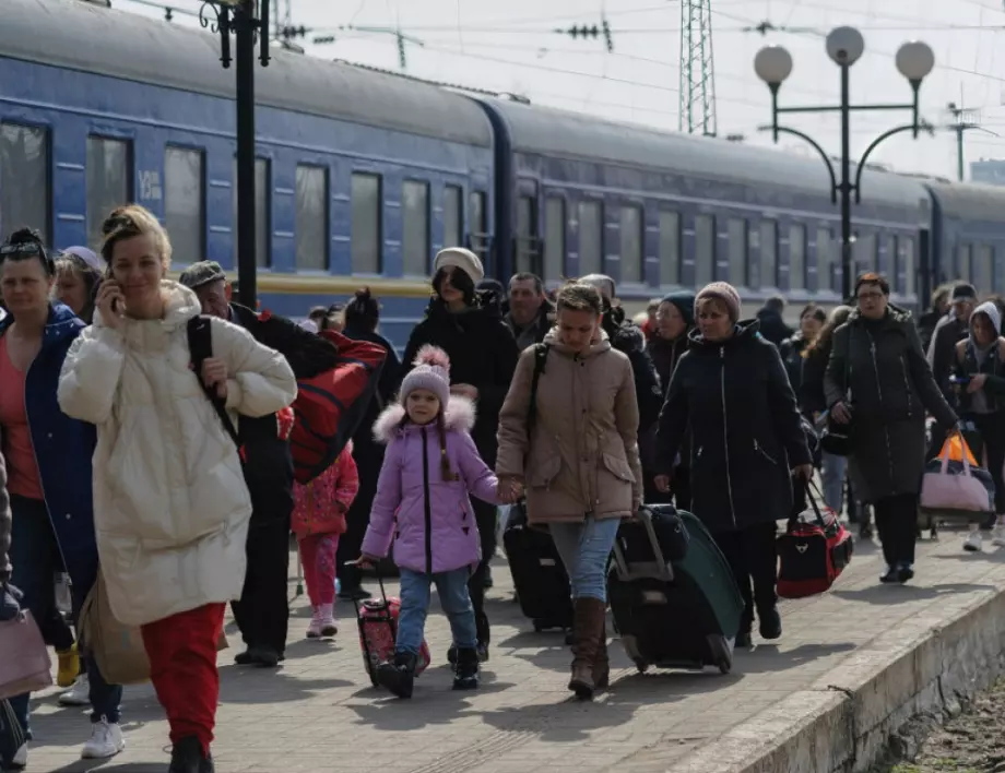Украинските бежанци в Полша скоро може да се превърнат в проблем с измерение глад и бездомност