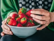 Лекар: Ако ядете ягоди с химикали, с тялото ви ще се случи това