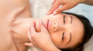 Ползи от редовния масаж на лице