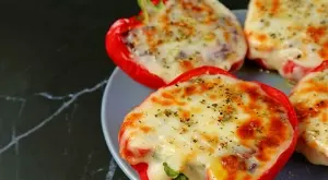 Запечени пълнени чушки с гъби и майонеза